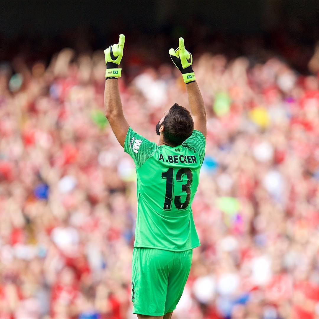 Alisson becker top liverpool kit